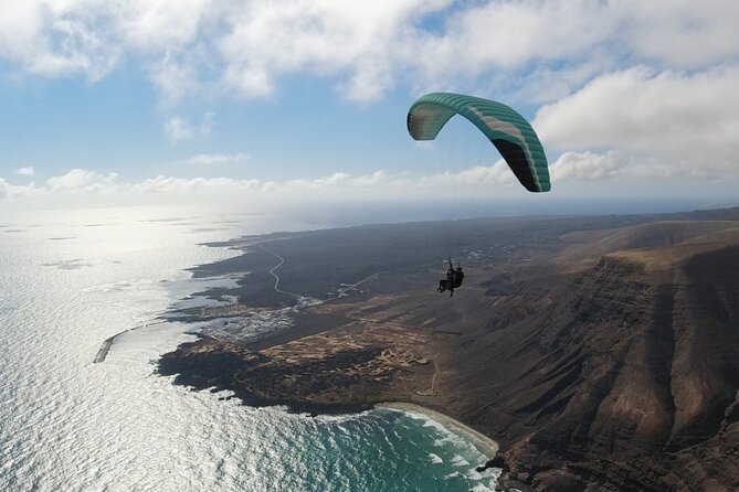 DISCOVERY FLIGHT Tandem Paragliding Lanzarote With Pro Pilot - Key Points