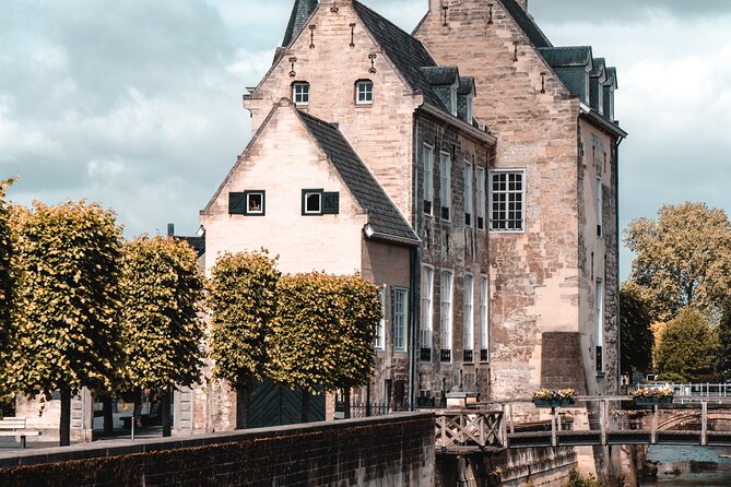 E-Scavenger Hunt Valkenburg: Explore the City at Your Own Pace - Meeting and Logistics
