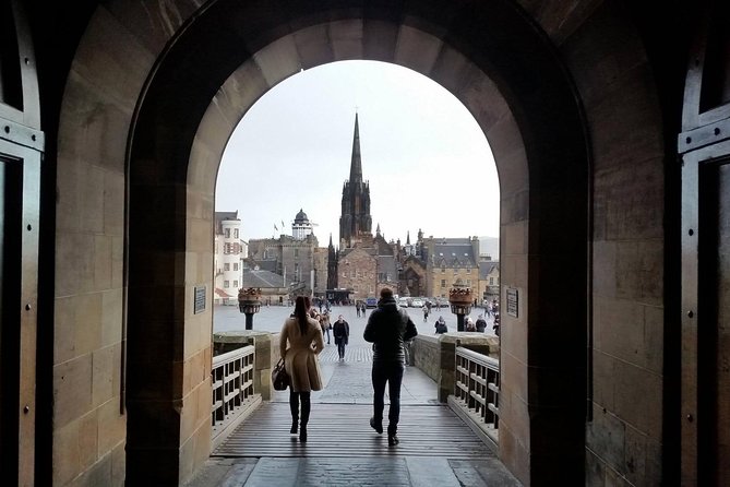 Edinburgh Castle Tour: Guided Tour in English - Key Points