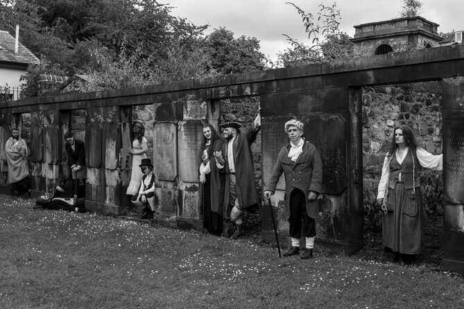 Edinburgh Ghost Tour With Old Town, Cemetery, and Vaults - Tour Details