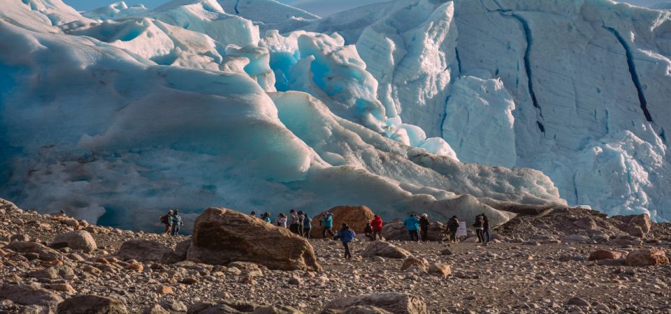 El Calafate: Blue Safari Los Glaciares Trekking Tour - Key Points
