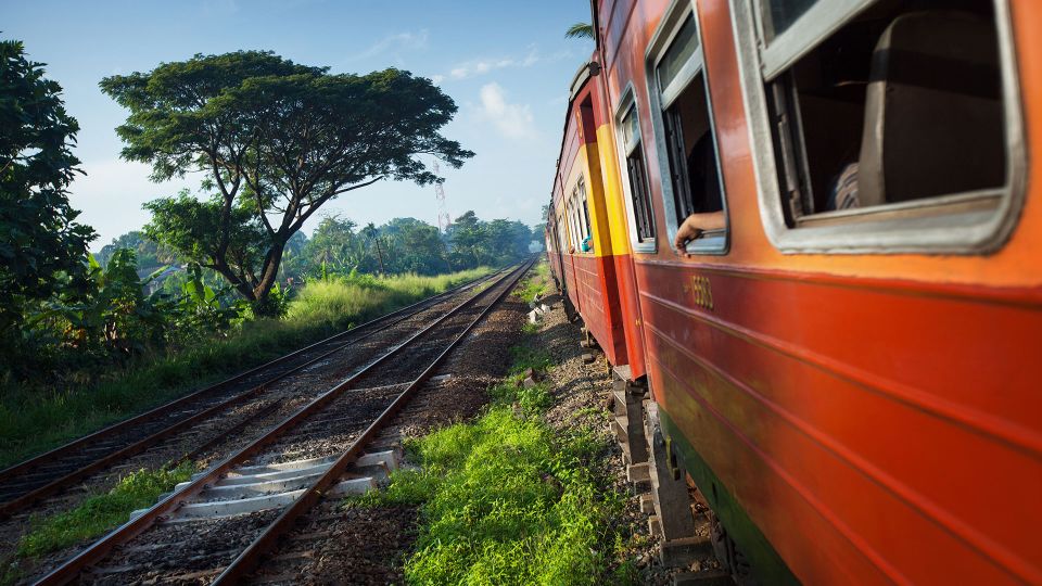 Ella From/To Kandy Scenic Train Journey With One Night Stay - Key Points