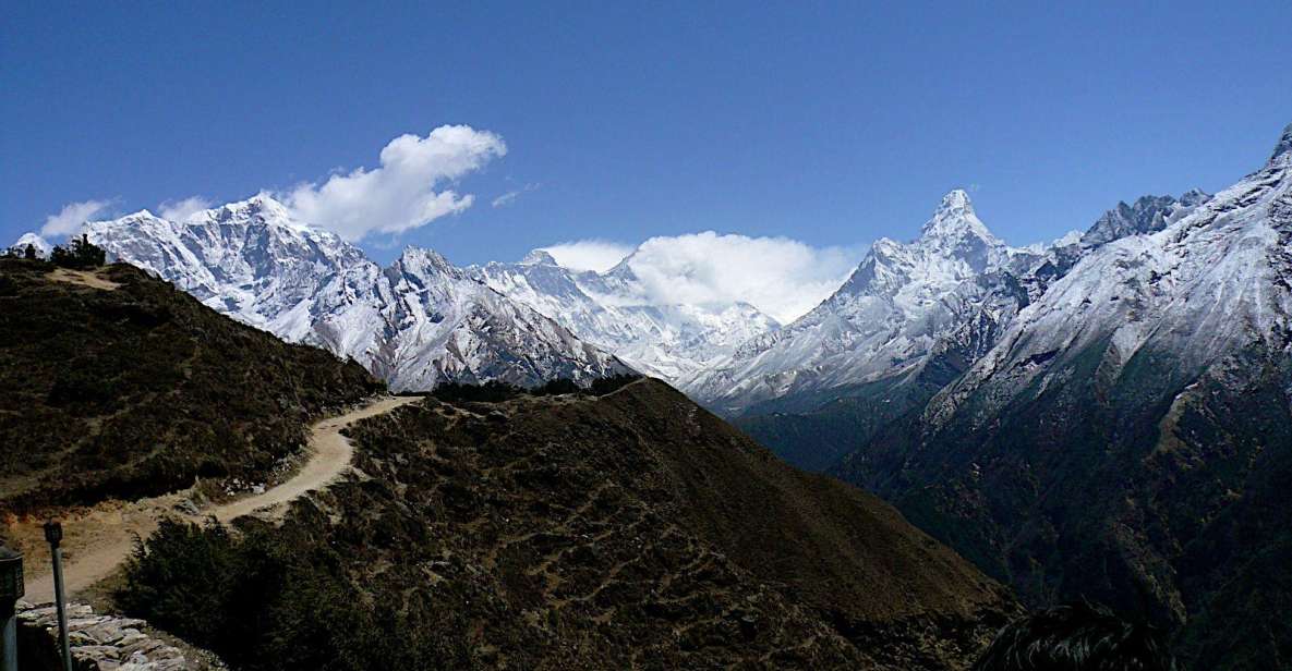 Everest Three Pass Trek Package - Key Points