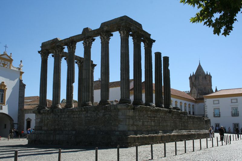 Évora and Megaliths Full-Day Tour From Lisbon - Key Points