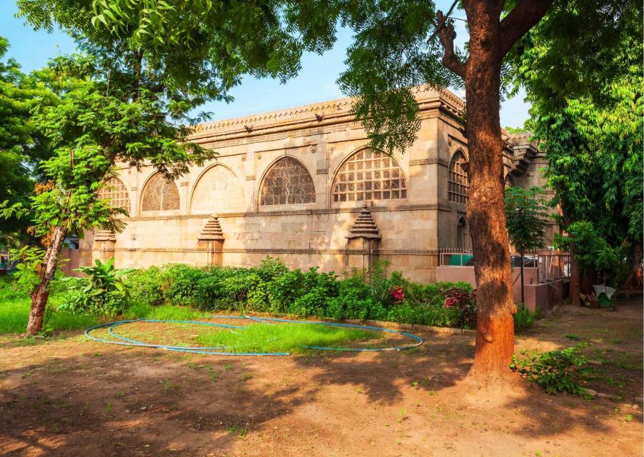 Explore the Best of Ahmedabad by Car (Guided Full Day Tour) - Key Points