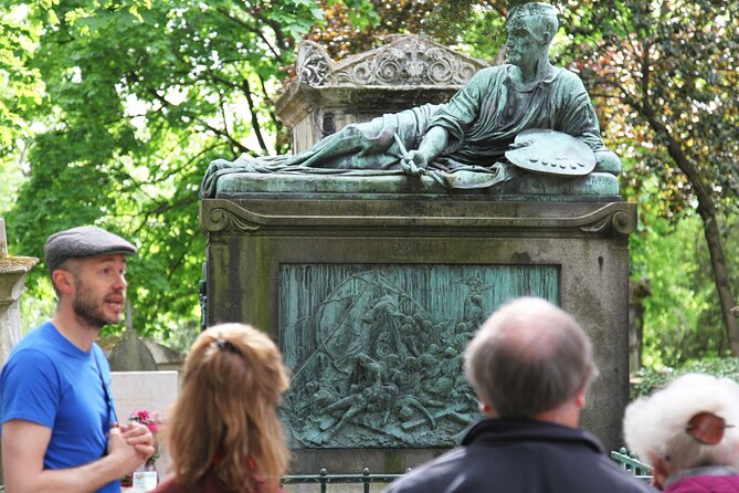 Famous Graves of Père Lachaise Cemetery Guided Tour - Key Points