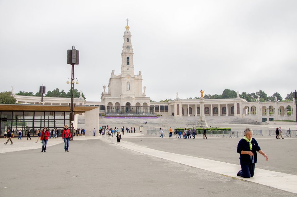 Fátima, Óbidos and the Atlantic Coast Day Tour From Lisbon - Key Points