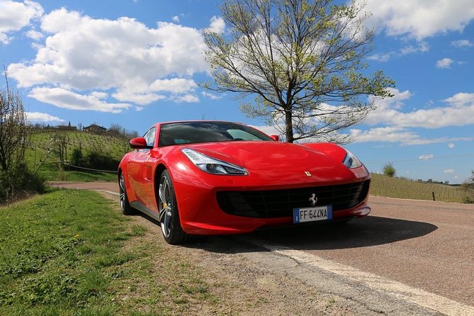 Ferrari GTC4 Lusso V12 - Driving Experience in Maranello - Key Points