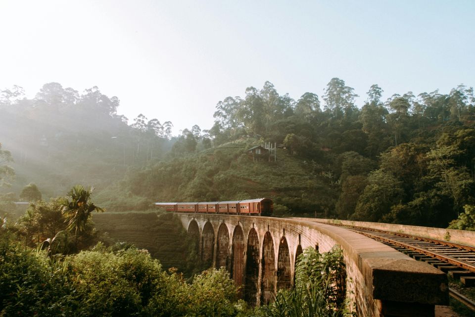 First Class Ella From/To Kandy Scenic Train Ticket - Key Points