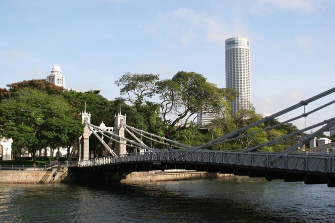Follow the Money: a Self-Guided Audio Tour of Singapores Financial District - Key Points