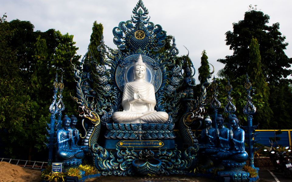 From Chiang Mai: Chiang Rai 2 Temples and Golden Triangle - Key Points