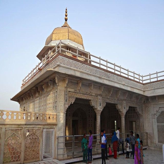 From Delhi:- Agra Tour With Taj Mahal by Gatimaan Train - Key Points