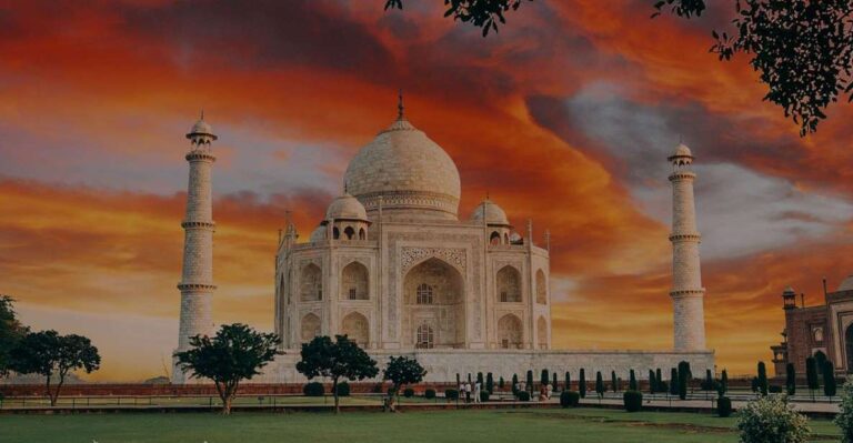 From Delhi: Taj Mahal Sunrise and Old Delhi Tour – By Car