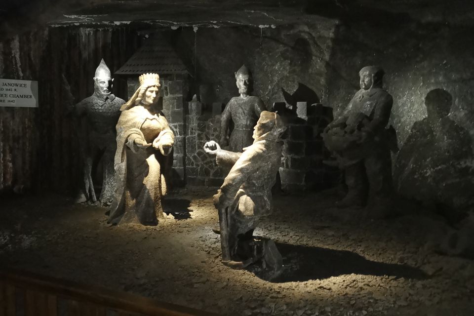 From Krakow: Wieliczka Salt Mine Tour in Italian - Key Points