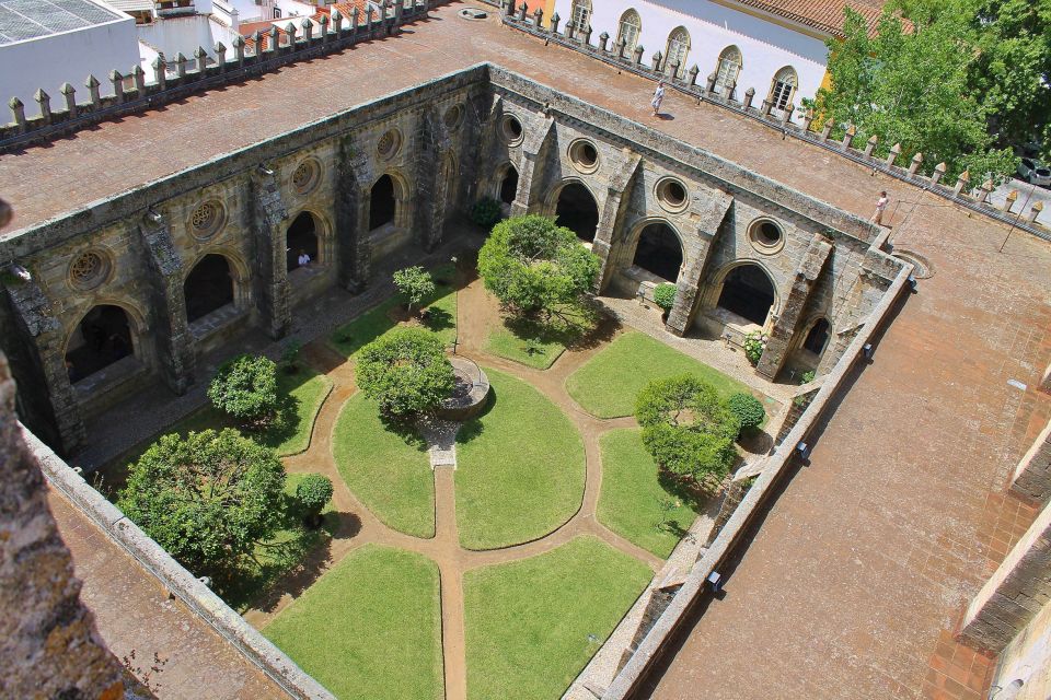 From Lisbon: Évora Private Historic Discovery Tour - Key Points