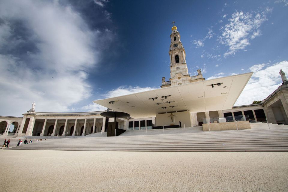 From Lisbon: Fátima & Batalha Monastery Panoramic Bus Tour - Key Points