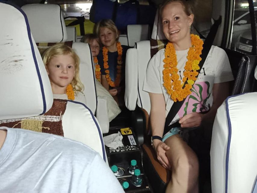 From Mumbai: Private Day Trip to the Taj Mahal - Key Points