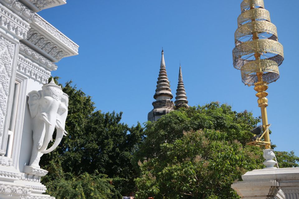 From Phnom Penh: Oudongk Mountain and Koh Chen Island Tour - Key Points