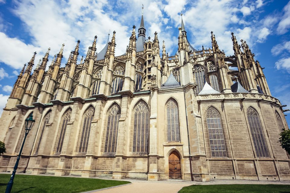 From Prague: Kutna Hora and Bone Chapel Tour - Key Points