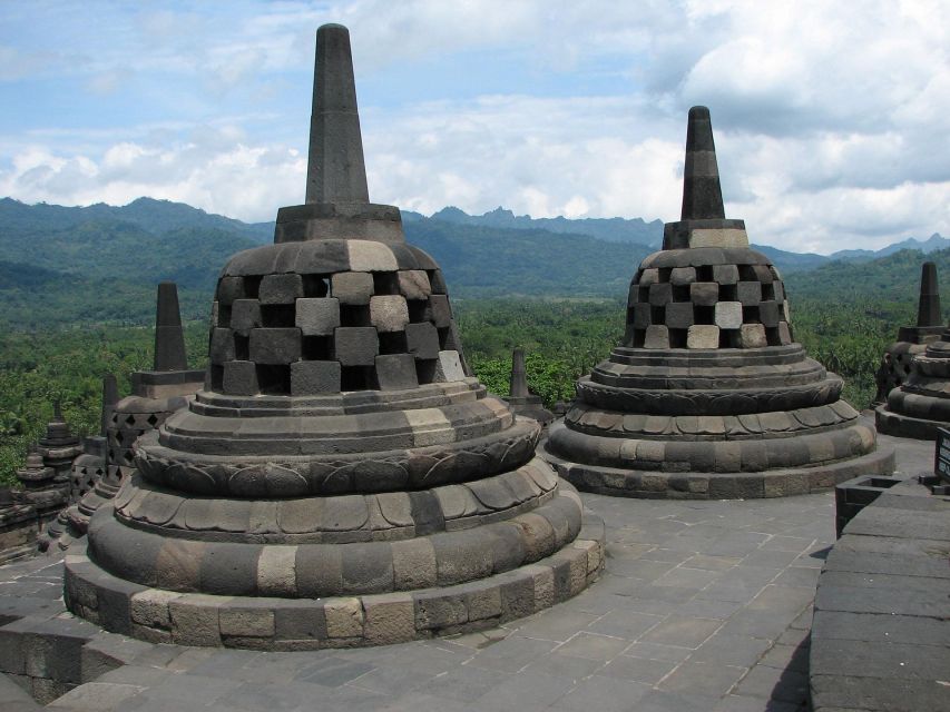 From Semarang Port: Explore Borobudur Temple - Key Points