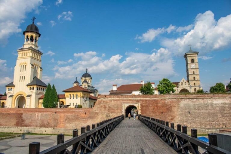 From Sibiu: Alba Carolina Citadel and Corvin’s Castle Tour