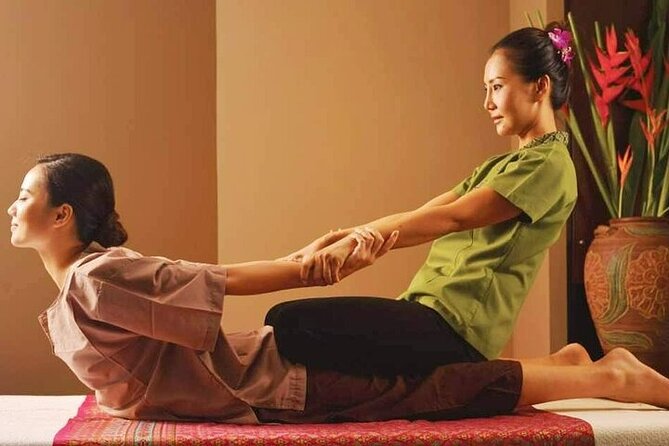 From Singapore: Private Malaysia Express Night Tour Massage - Key Points