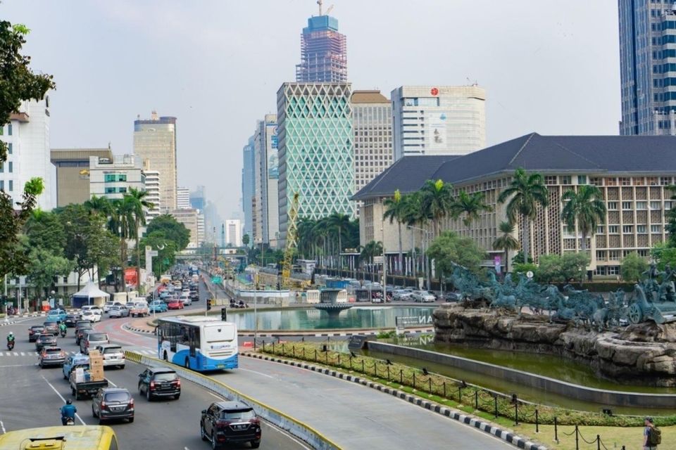 From the Airport: Welcome to the Highlights Tour of Jakarta - Key Points