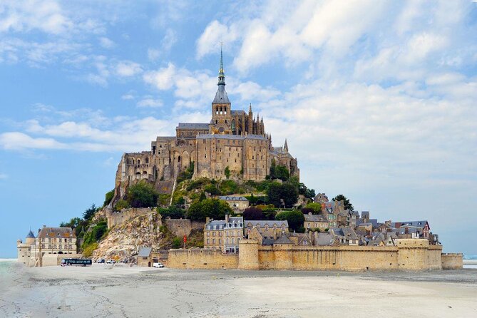 Full-Day Private Tour in Mont Saint Michel With Calvados Tasting - Key Points