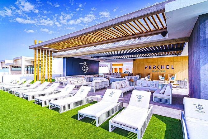 Full Day Ticket at Perchel Beach Club With Lunch - Just The Basics