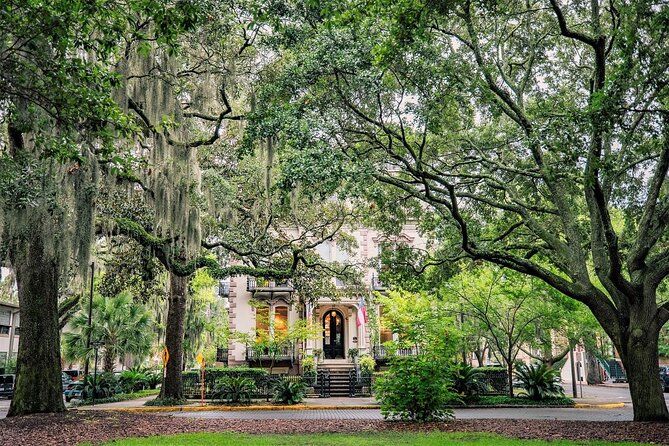 Genteel and Bards Savannah History Walking Tour - Just The Basics