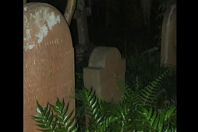 Ghosts of Charleston Night-Time Walking Tour With Unitarian Church Graveyard - Good To Know