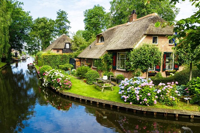 Giethoorn Day Private Tour - Key Points