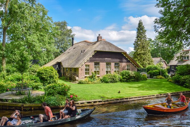 Giethoorn Smallgroup Day Trip With Boat Cruise, Lunch & Apple Pie From Amsterdam - Tour Inclusions and Features