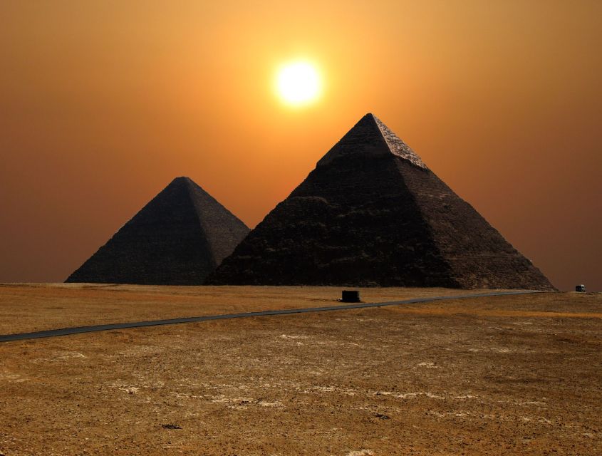 Giza Pyramids and Egyptian Museum - Key Points