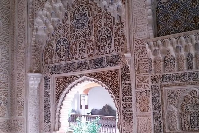 Going to Alhambra? 3 Hrs Private Tour! Skip the Long Lines to Visit the Alhambra - Tour Highlights