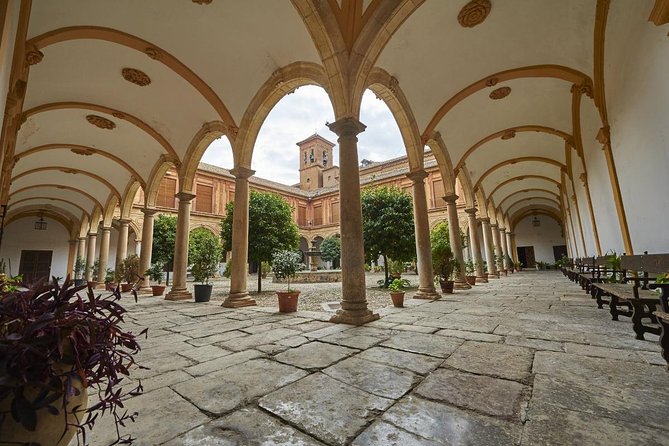 Granada Walking Tour: Albaicin and Sacromonte Quarters - Tour Overview