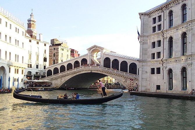 Grand Canal Boat Tour and Murano Glass Experience With Hotel Pick up - Key Points