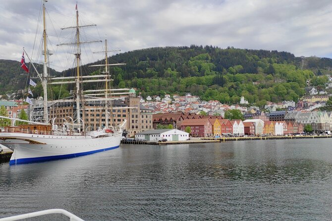 Group Walking Tour in the City of Bergen - Tour Highlights