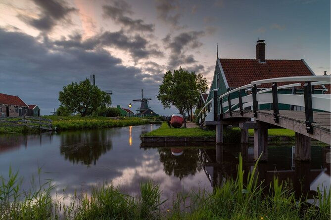 Guided Tour of Volendam, Edam and Windmills With Canal Cruise From Amsterdam - Tour Inclusions