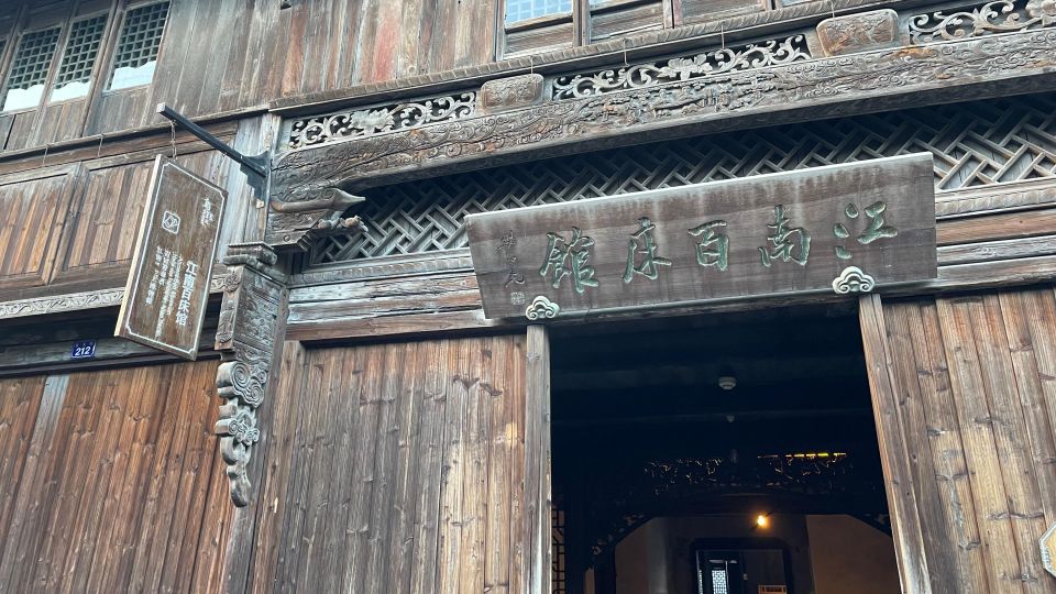 Hangzhou: Private Day Tour to Wuzhen Water Town - Just The Basics