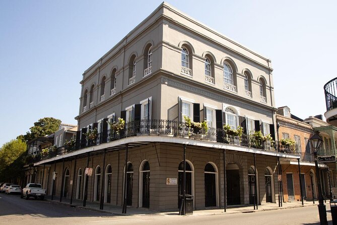 Haunted Crawl: New Orleans Exclusive Haunted Tour - Just The Basics