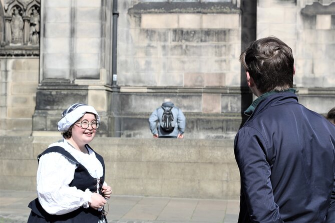 History and Mystery in Edinburgh Old Town Private Tour - Key Points