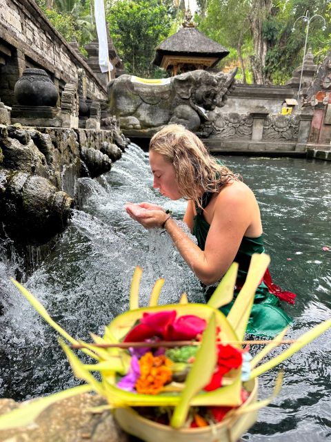 HOLY BATH IN TIRTA EMPUL TEMPLE - Key Points