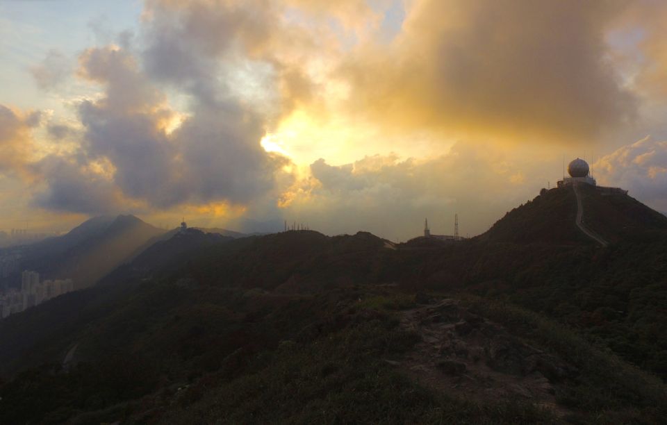 Hong Kong: Lion Rock Sunset Hiking Adventure - Just The Basics