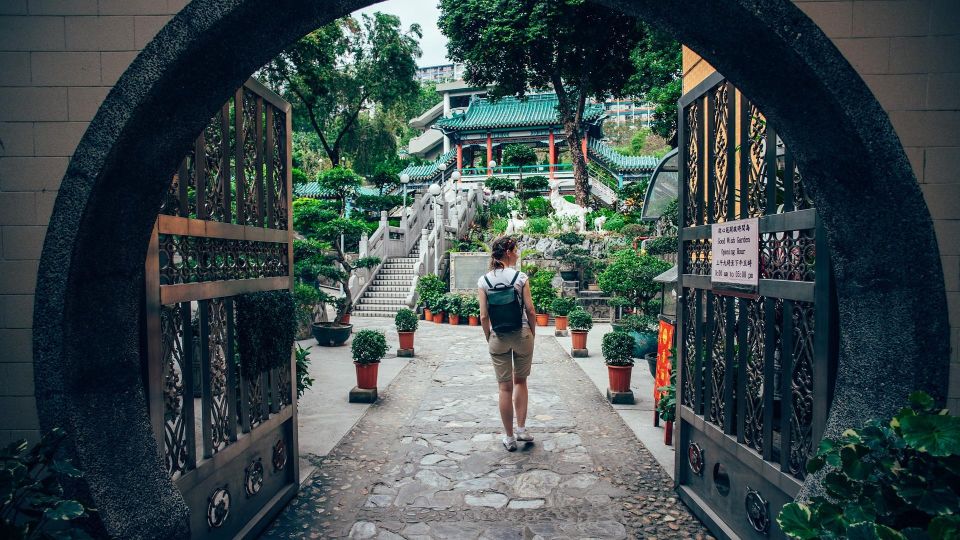 Hong Kong : Must-See Attractions Walking Tour - Just The Basics