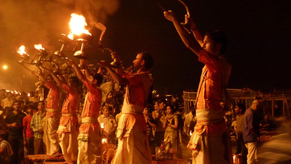 India: Evening Ganga Aarti With Dinner and Private Transfer - Key Points