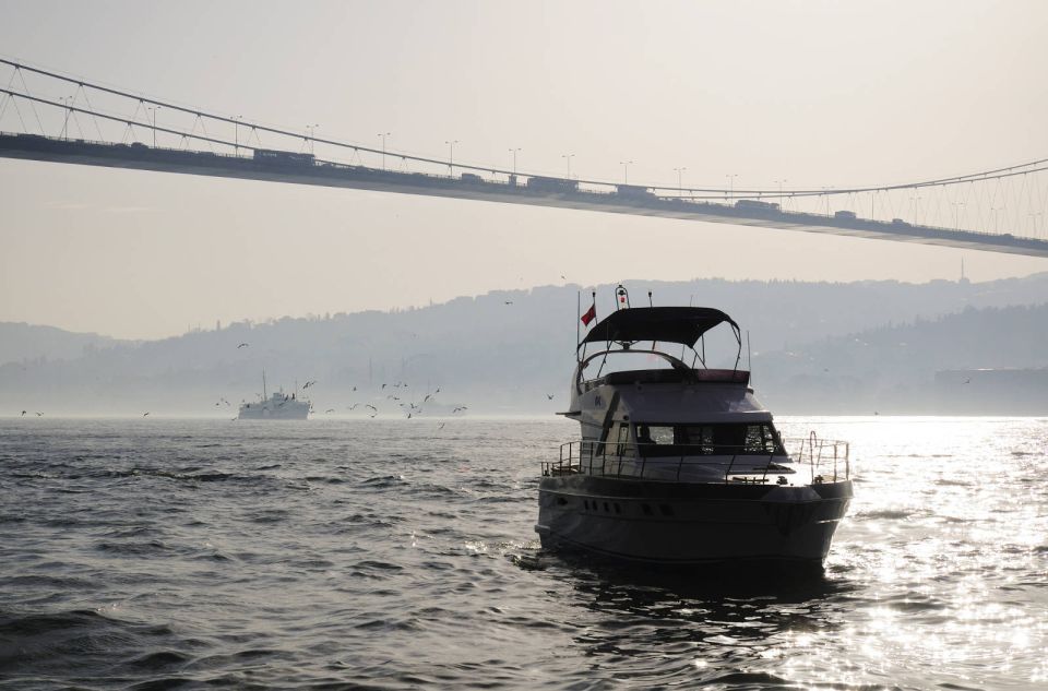 Istanbul 2-Hour Private Bosphorus Yacht Tour - Key Points