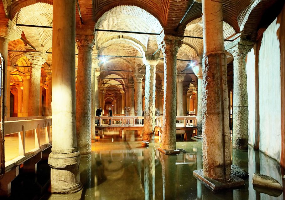 Istanbul: Hagia Sophia, Topkapi Palace, and Basilica Cistern - Key Points