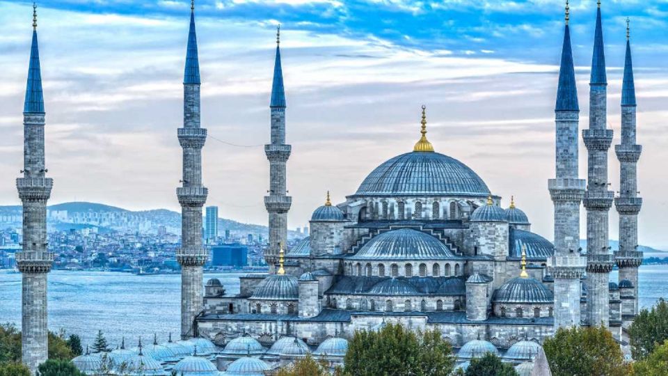 Istanbul: Old Town Tour and Bosphorus Lunch Cruise - Key Points