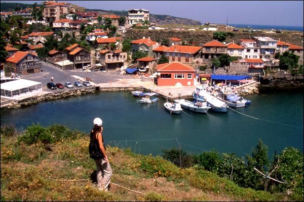 Istanbul: Tour of Garipce Village, Rumeli Fortress and Balat - Key Points